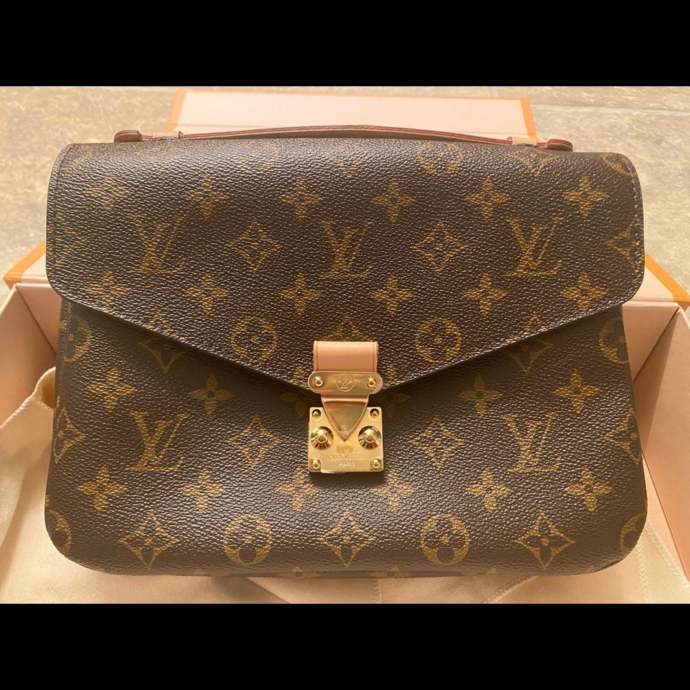 LV Brand New Pochette Métis